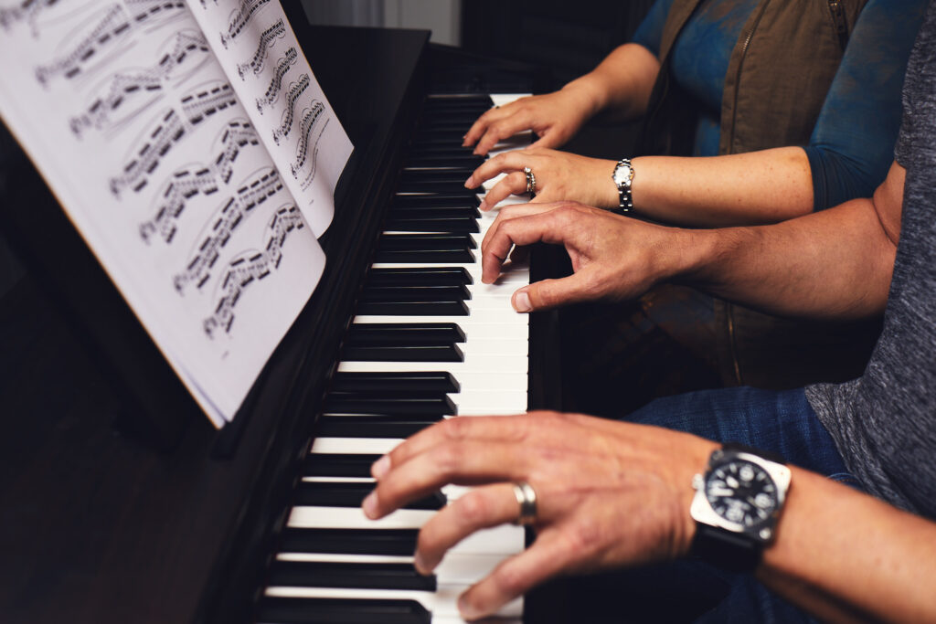 what-s-the-difference-between-a-digital-piano-and-a-keyboard